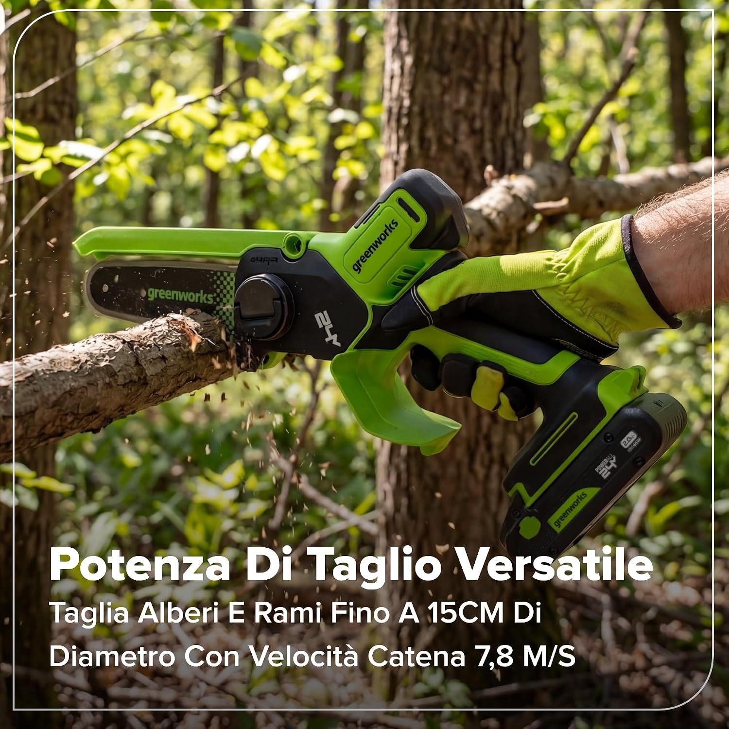 Taglio di rami con motosega Greenworks 24V